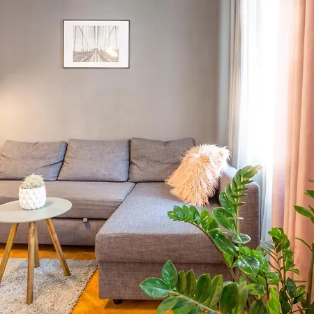 Апартаменты Nejedleho Apartmeet Прага