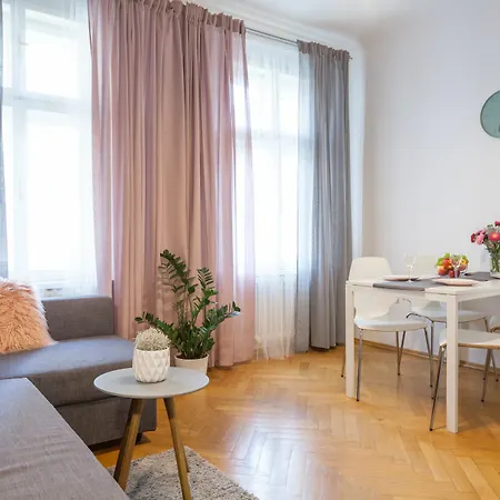 Nejedleho Apartmeet Прага