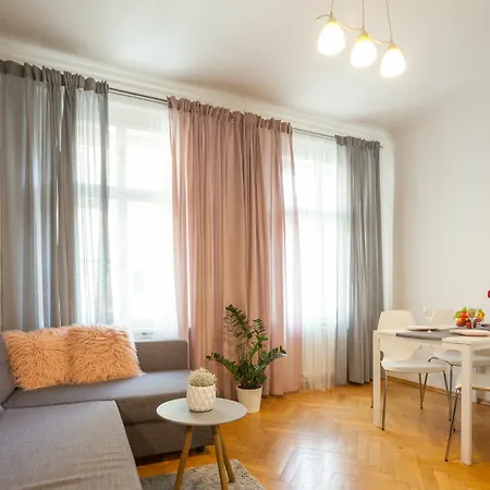 Nejedleho Apartmeet Апартаменты *