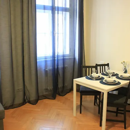 Nejedleho Apartmeet * Praga